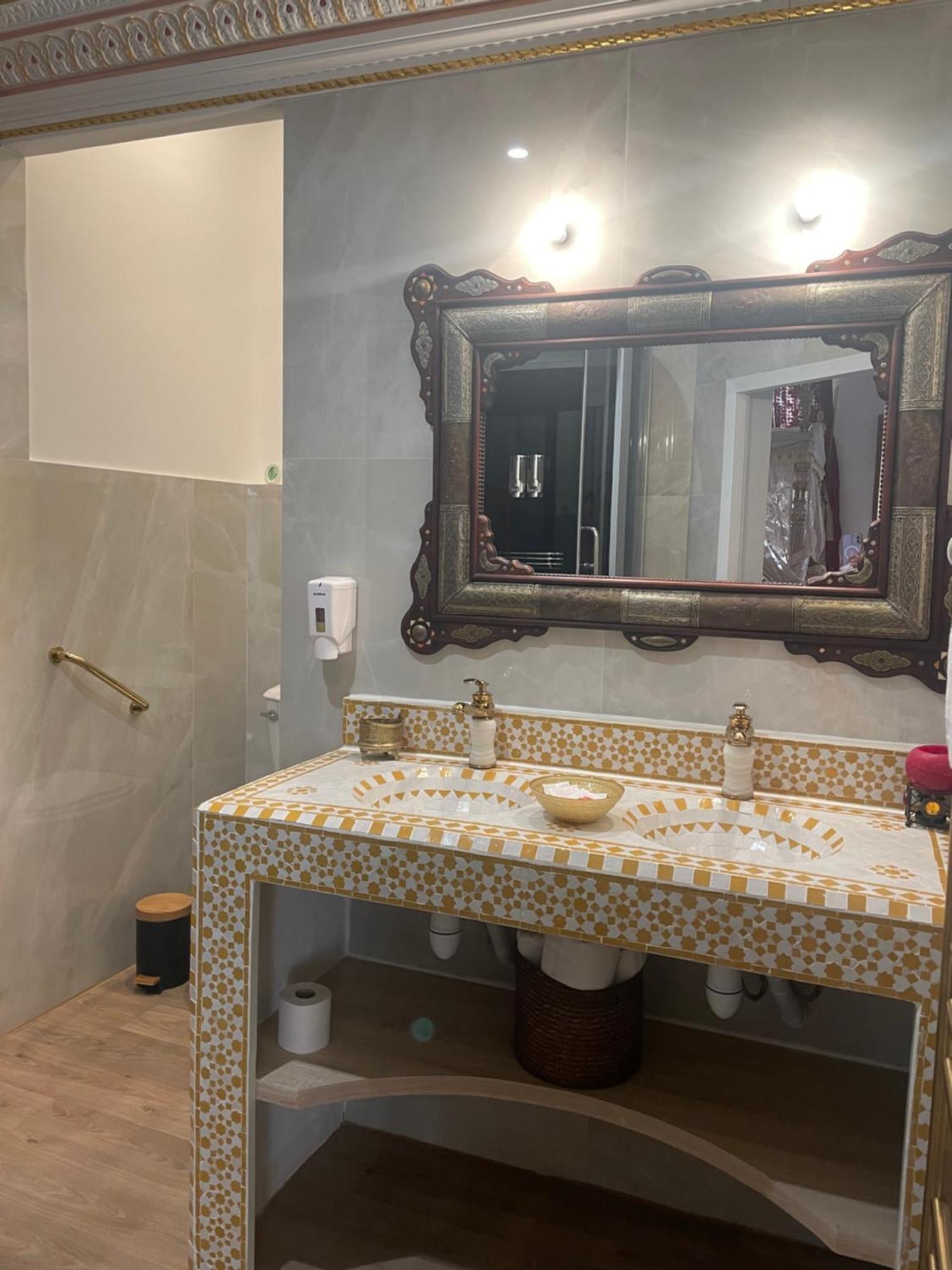 Suite Orientale Maison De L'Eglise Du Couvent Narbonne Exteriör bild